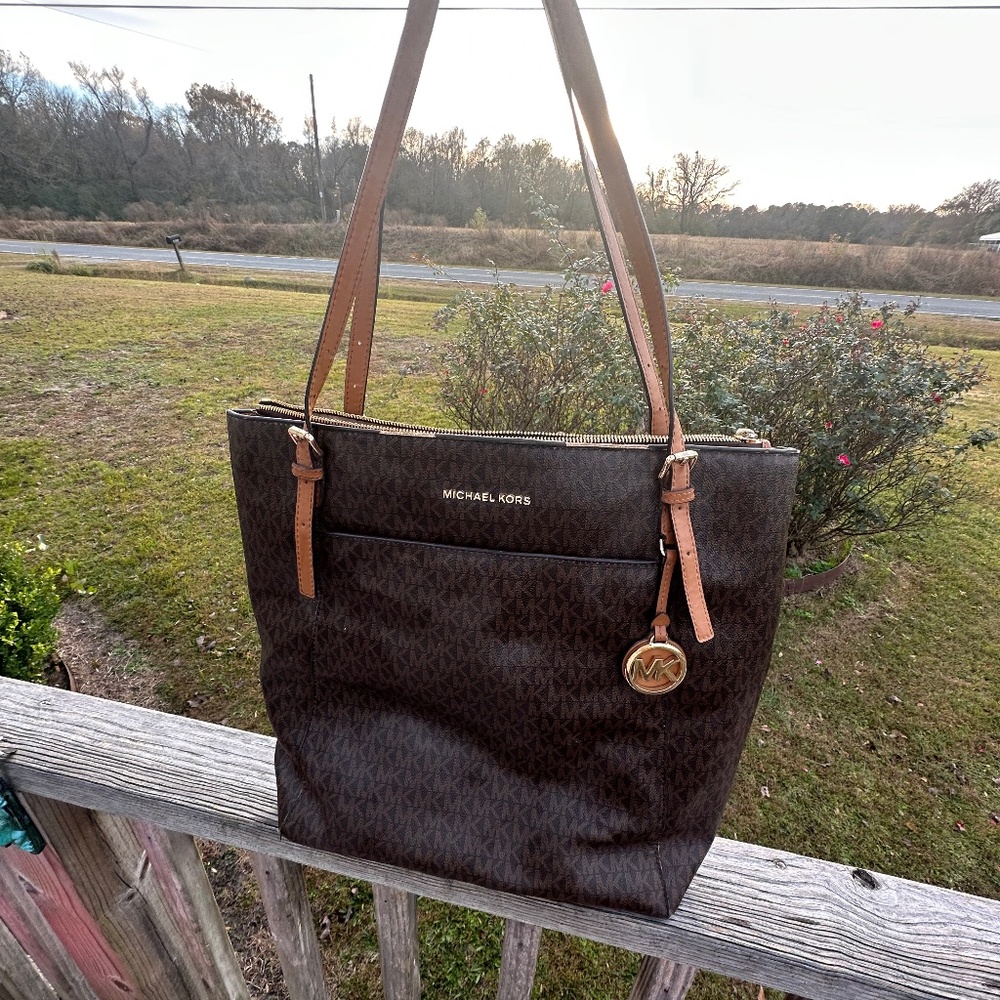 Michael kors tote